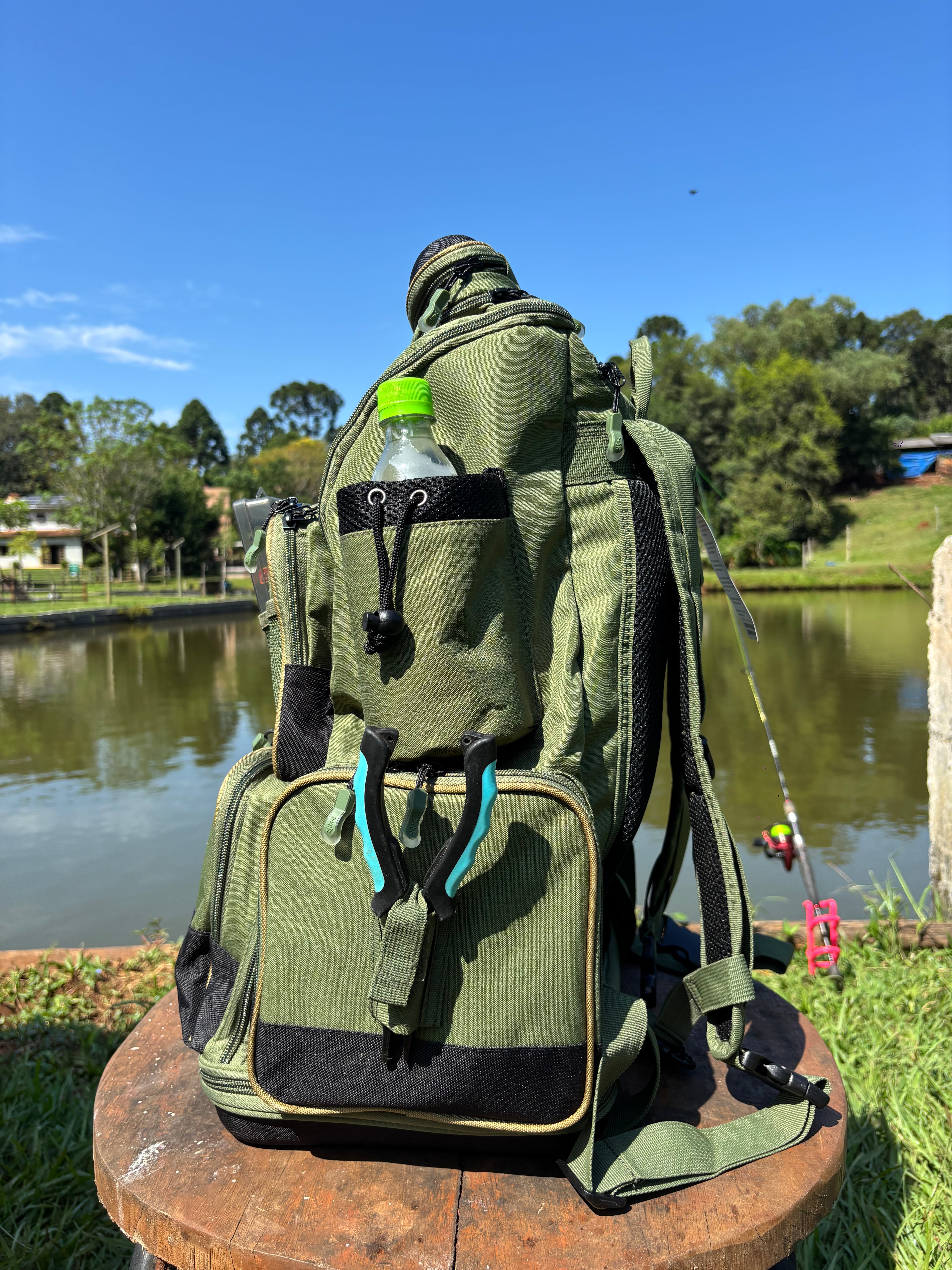 Mochila de Pesca Multifuncional Bassdash com Capa de Chuva