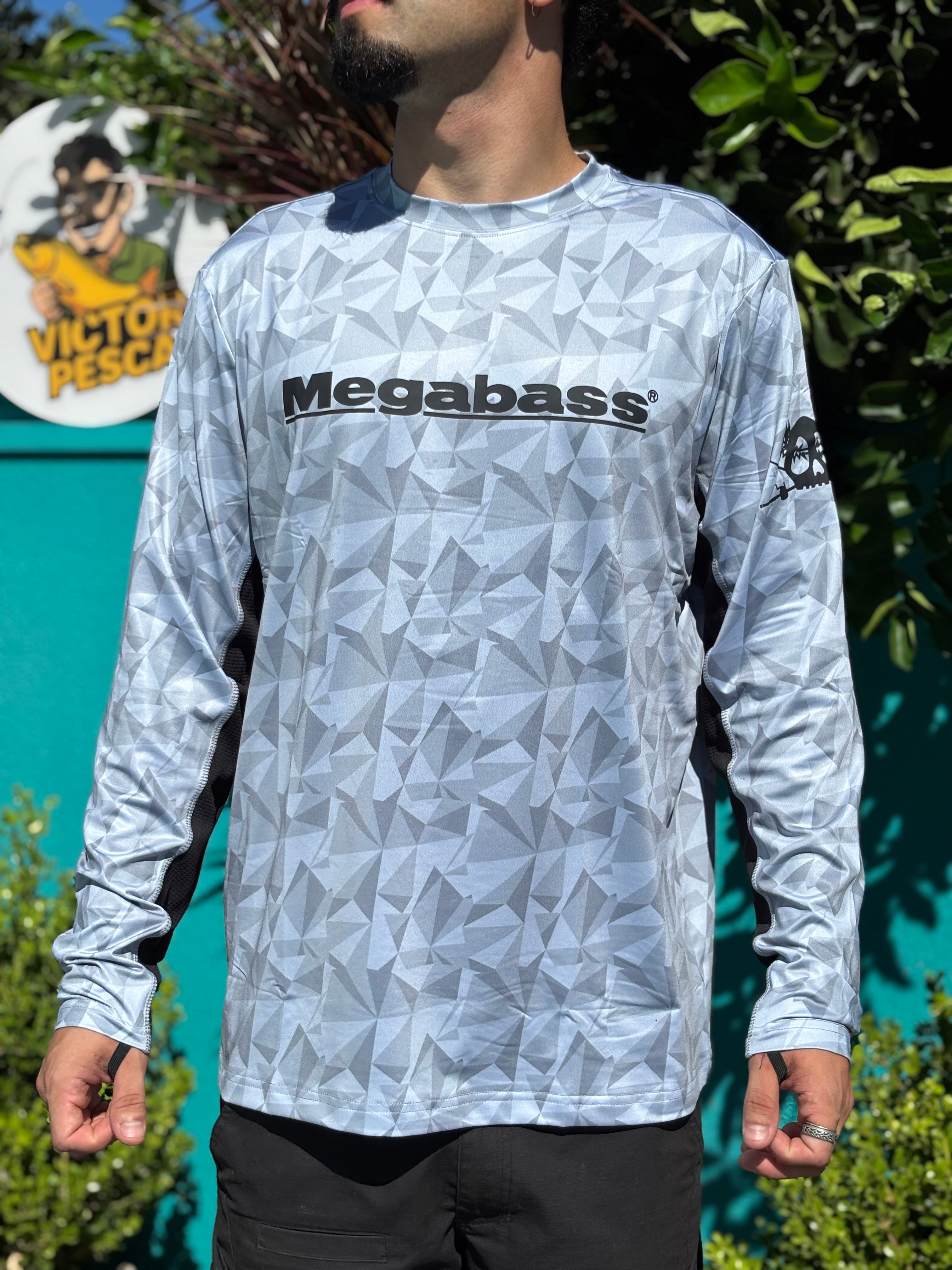 Camisa de Pesca Megabass Game Long Sleeve Cinza – Conforto e Proteção Total!