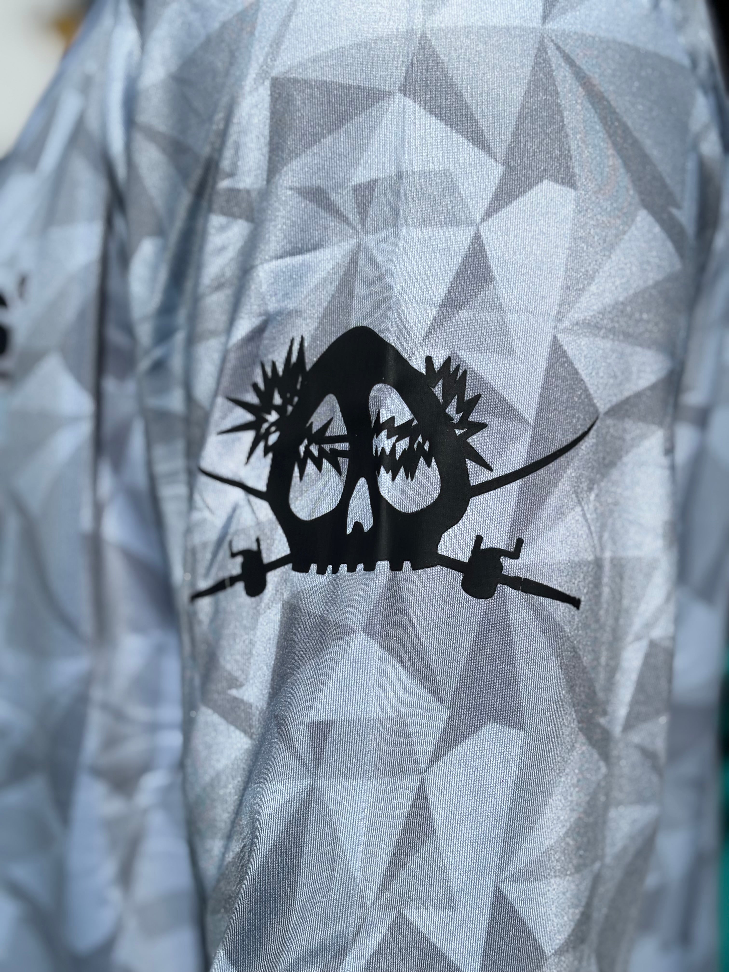 Camisa de Pesca Megabass Game Long Sleeve Cinza – Conforto e Proteção Total!